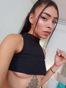 Pocahot-ass😈​😋​🤤​ Bild 4