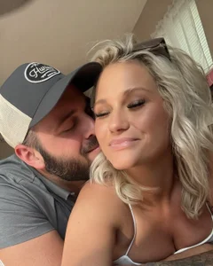 Peachyb Me and hubby💍♥️💋😍 Hình 4