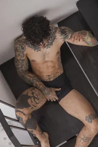 Aron_ford your trusted tattoo artist🦾🩳🍆🔥 Foto 9