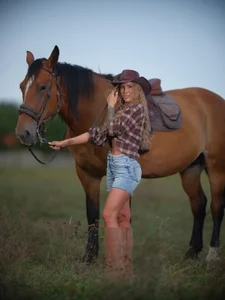Evelyn_Evyyy Country vibe Pic 5