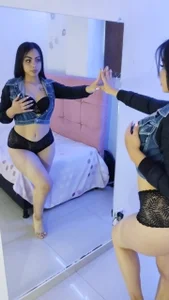 Mari_Bell1 feet รูป  2