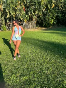leana_lovings1 They say summer is for enjoying the view. What do you think of this scenery? 🍑🔥  4. fénykép
