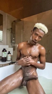 RoyaltyRoxのPublicの 5枚の写真