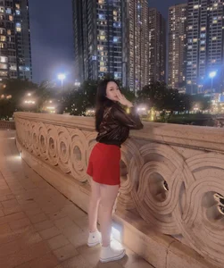 Jin_YourloverDon't stare too long, Hali will be shy.图片