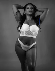 Kim_roussee White Bilde 3