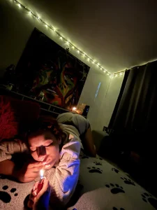 rubi_star Smoking at home 🚬🍃 Bilde