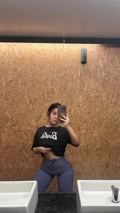 Venham me conhecer 🥰 de Zyrella  2 Imagens