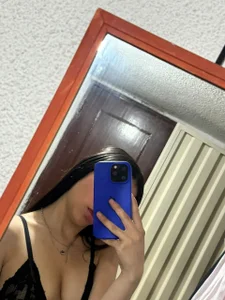 april_powl Do you like how I look in black? Pic 5