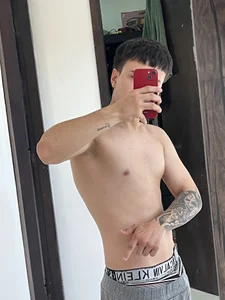 SkinnyfuckedVR lucas Bilde