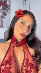 Hot red ❤😈 de KateOwens_  2 Imagens