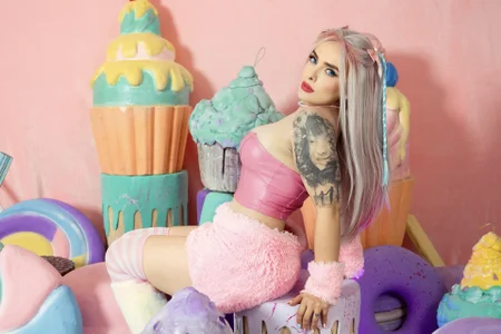 A Sweet Danger 🍭🎃 od _giggy_2  7 snímek