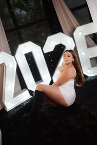 NAHIARA_LEE New year, new me!!! 🎇 Foto