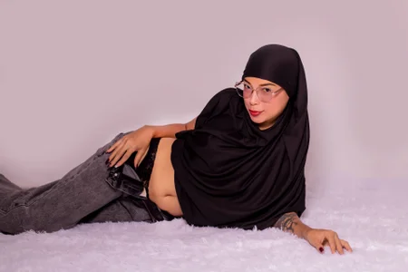 naishaa_Sexy Arab girl in jeans❤ Bild 3