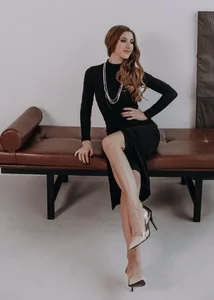 KateRedgar Elegant in black Immagine  2