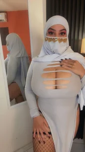 hana_falakのDo you come to see me ... or to lose yourself in me? 👀💦の枚の写真