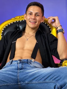 IzanArias cute Pic 3