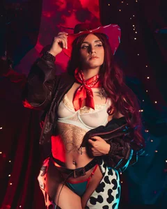 scarlet__rossi riding on Halloween Immagine  6