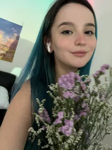 milly_pops blue hair Bilde 3