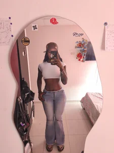 lilit_kyteler Hi, I'm Laura Fotka 8