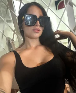 Alana_Mitchell Public Pic 7