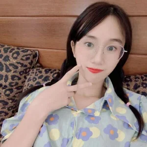 Lili_666 Public  2টি ছবি