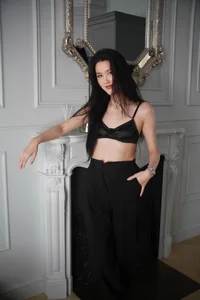 CarrieAmber elegance Pic