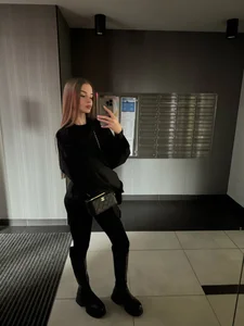 Milla_Rae on a walk 😋 Bilde 3