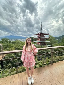 Chloe_Richardson Japan Pic 5