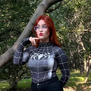 YesseniaBredin Public Gambar 5