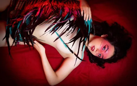 Lyra_Monrroy India Pic