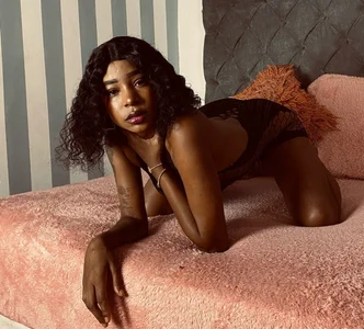 Shantal-Exotic Hey im back 🥵 Pic 2