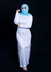 Purity with a touch of temptation🤍🤍 de samaara_  2 Imagens