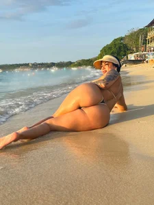 kiim_taaylor vacation Pic 6