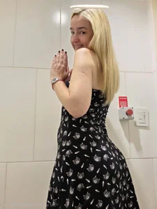 1Sweetnina😇 or 👿 ...???图片