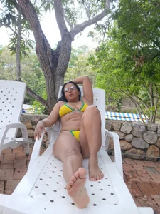 Agathaa_aSunny days and pool Bild