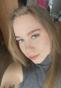 Alisa_Mil Public Pic 2