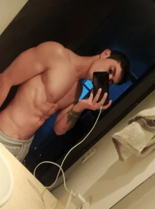 stefan_slvtre_'s XXX Nude Photo 2