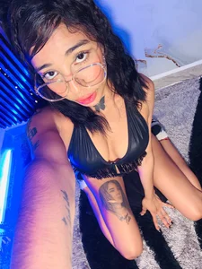 Scarlet_Vixen_ Soft skin, dirty thoughts… 😈💦 Billede 2