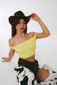 OliviaBrian Happy Halloween👻🎃 Pic 2