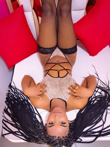 malu_horny_69 Public Pic 4