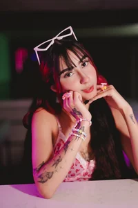 ParisFox_ Retro temptation 🔥🌸 Bilde 2