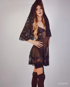 billiesimons2 ♡ Pic