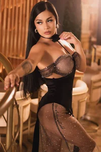 BiancaPierce's Need To Know Sex Photo 1