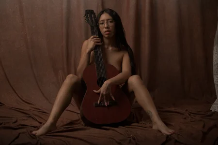 PLAY MY GUITAR 👀🖐️ od Miranditta  snímek