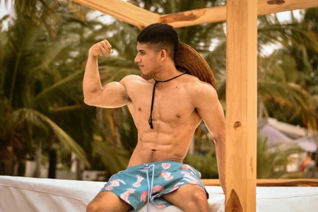 oliver_thompsson7 Public  2টি ছবি