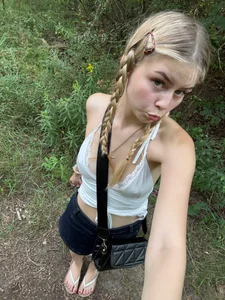 RossyMood RossyMood takes a walk in the forest Pic 4