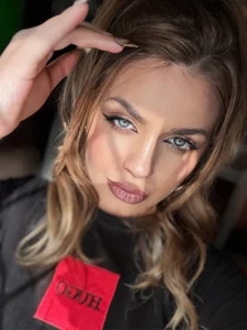 HelenJan 🥰 Poză