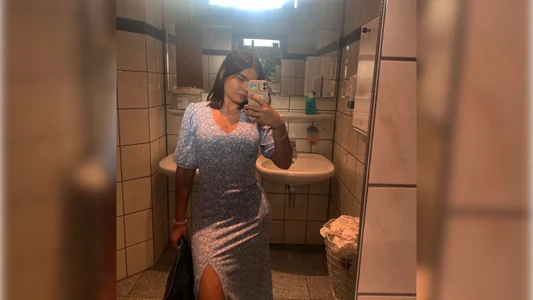 Mona_Slearys Lifestyle Pic