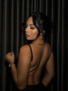 CharlotteGraay Pleasure and elegance🤍 Bilde 2