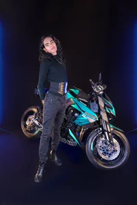maxi_max0 🐆🏍️ Wild looks, wilder ride. Foto 4